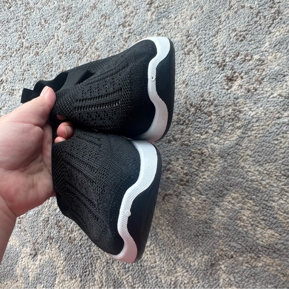 Slip On Knit Cut Out Sneakers Black White 41 - Picture 5 of 9